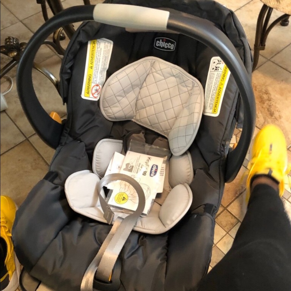 Chicco Infant Carseat